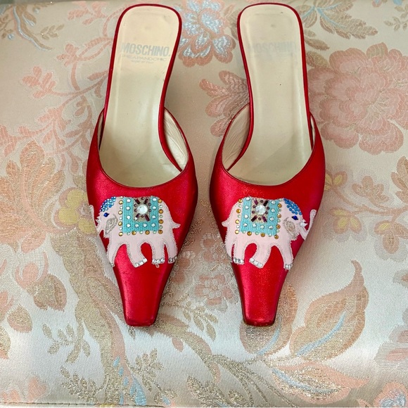 Moschino Cheap & Chic Red Satin Pointed Elephant Embellished Mules - Picture 2 of 11